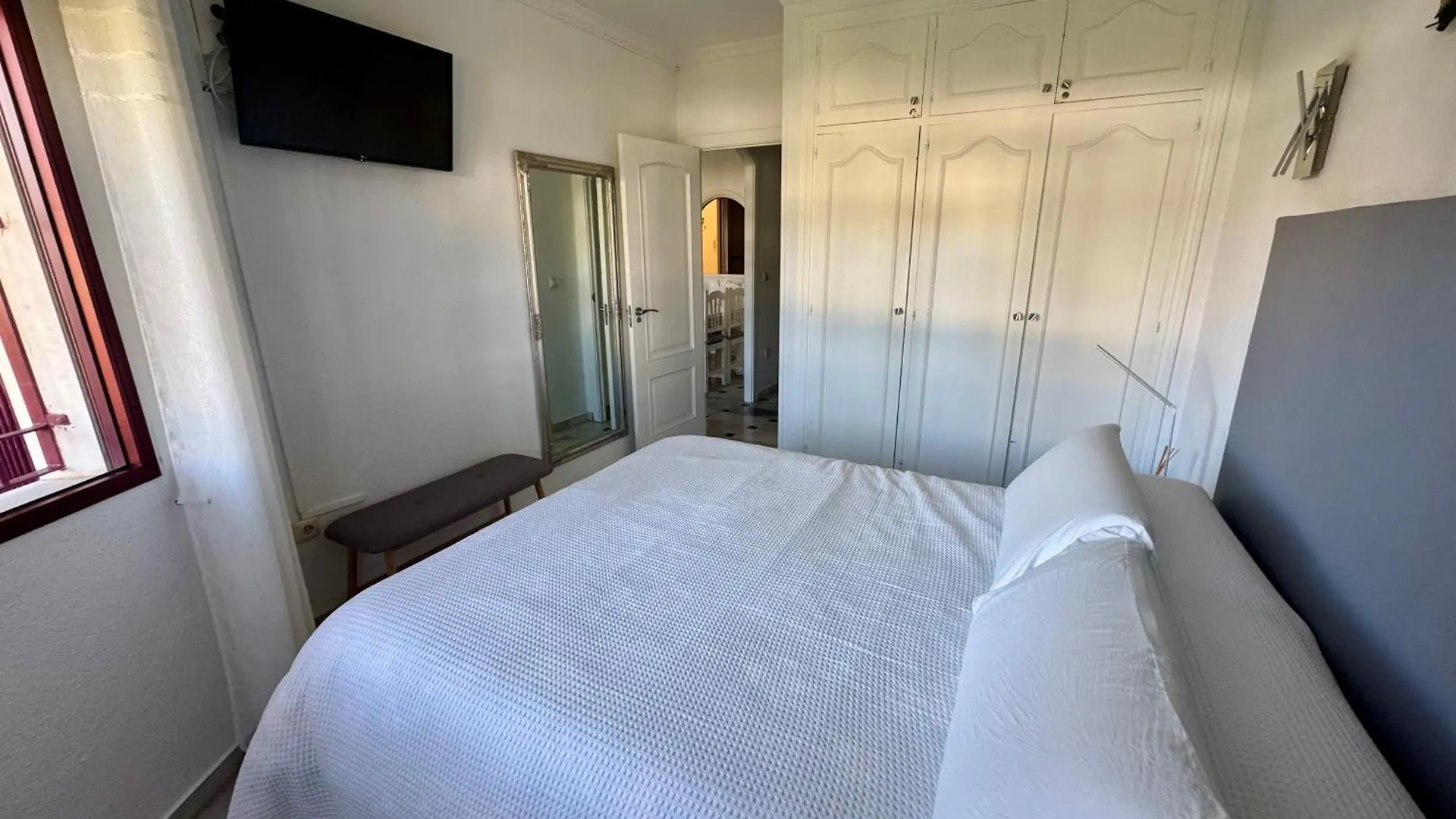 Beachfront Apartment By Holidays2Rent Sitio de Calahonda