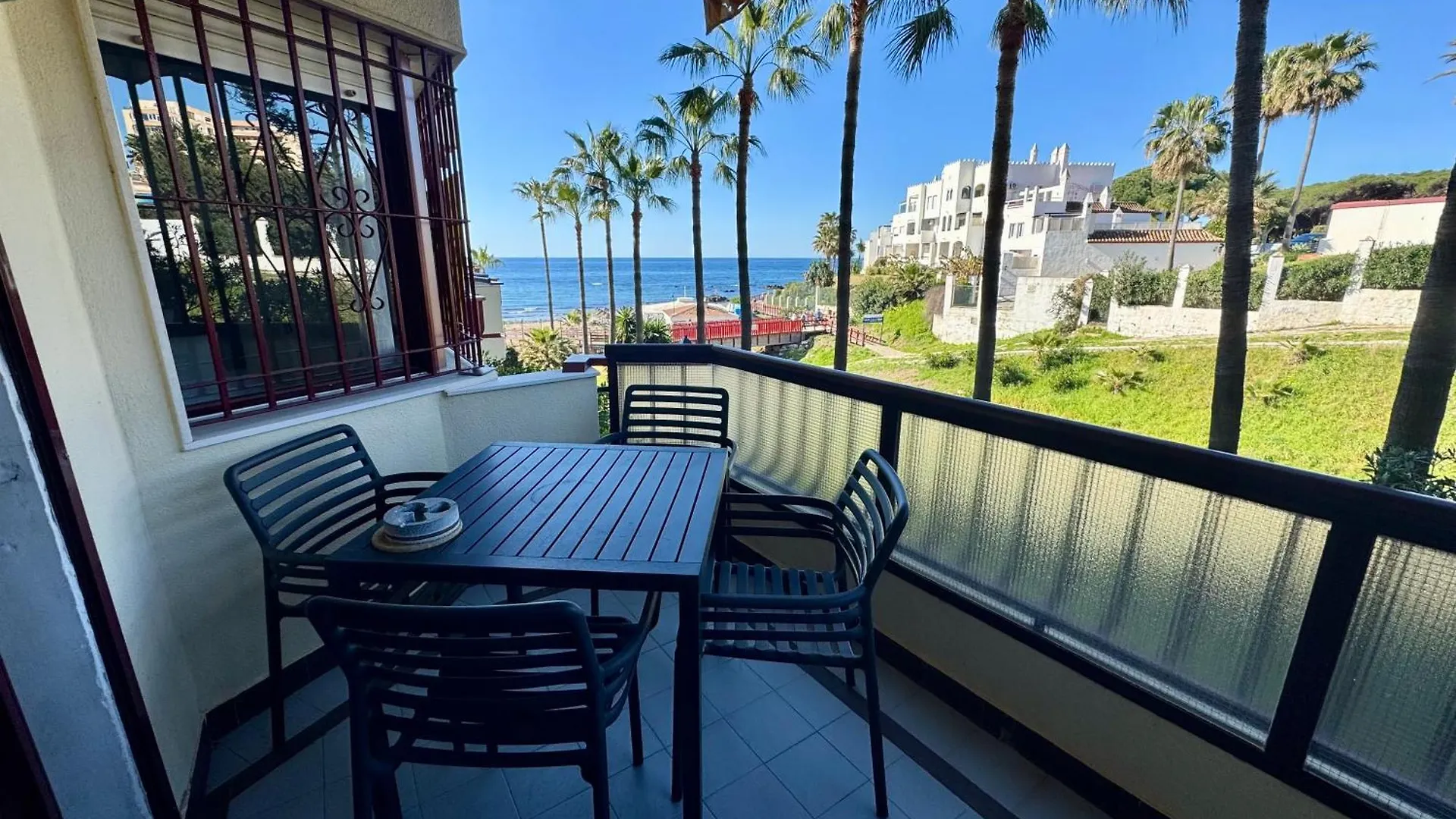 Beachfront Apartment By Holidays2Rent Sitio de Calahonda